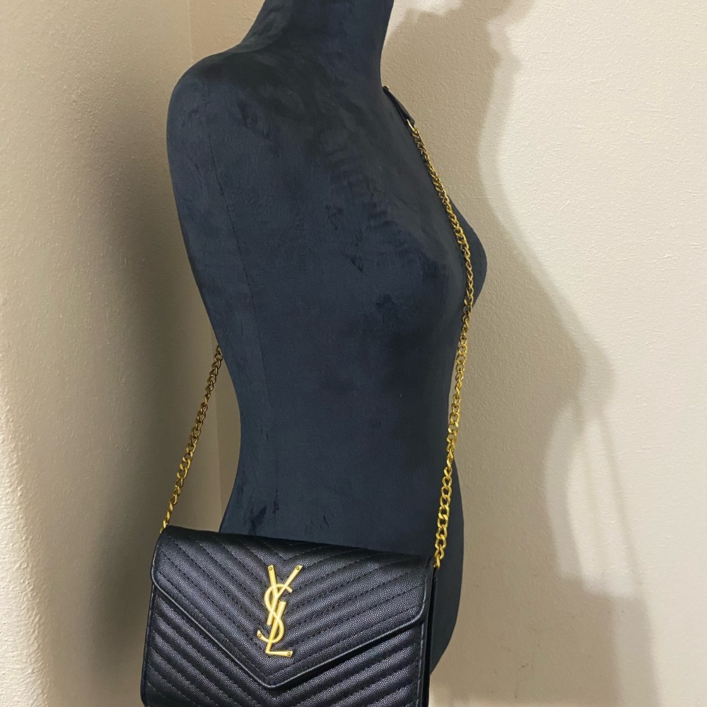 Fashion Elegant Mono Black Leather Cassandre Envelope Crossbody/Shoulder Bag